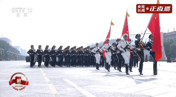 河南炎黄庄严观礼九三阅兵，与时代同行，与祖国共奋进！